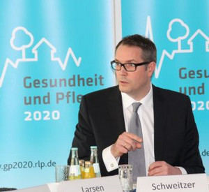 Gesundheitsminister Alexander Schweitzer bei der Pressekonferenz zum Zukunftsprogramm "Gesundheit und Pflege - 2020" am 6. März 2014