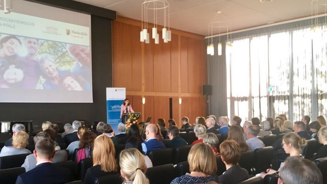 Ministerpräsidentin Malu Dreyer und Demografieministerin Sabine Bätzing-Lichtenthäler eröffnen landesweite Demografiewoche