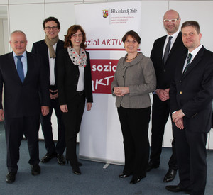 Ministerin Sabine Bätzing-Lichtenthäler stellt zusammen mit den Partner den elektronischen Medikationsplan Rheinland-Pfalz vor