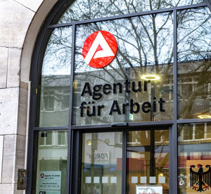 Außenseite eines Arbeitsagentur Gebäudes