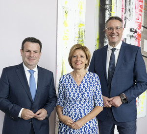 Bundesminister Heil mit Ministerpräsidentin Dreyer und Arbeitsminister Schweitzer